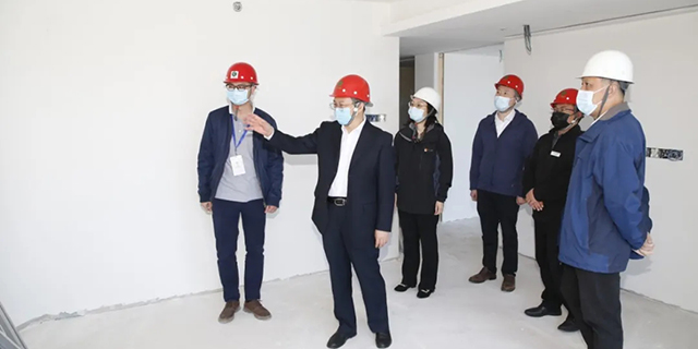Li Cheng, Director of the State-owned Assets Supervision and Administration Commission of Guangdong Province and Party Secretary, visited the safety renovation project of Guangdong Building in Beijing